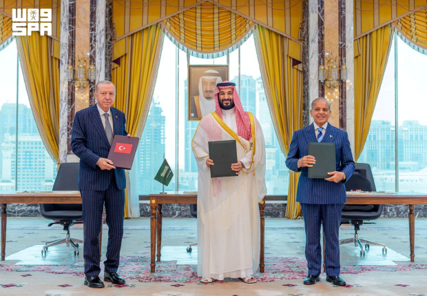 World News: JOINT ACCORD FOR PEACE AND SECURITY: SAUDI Arabia, Türkiye and Pakistan sign the Mecca Joint Defence Agreement